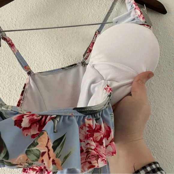 Chicwish Ruffled Floral Shirring Swim One-Piece Large NEW Soft Girl Romantic - Picture 6 of 15